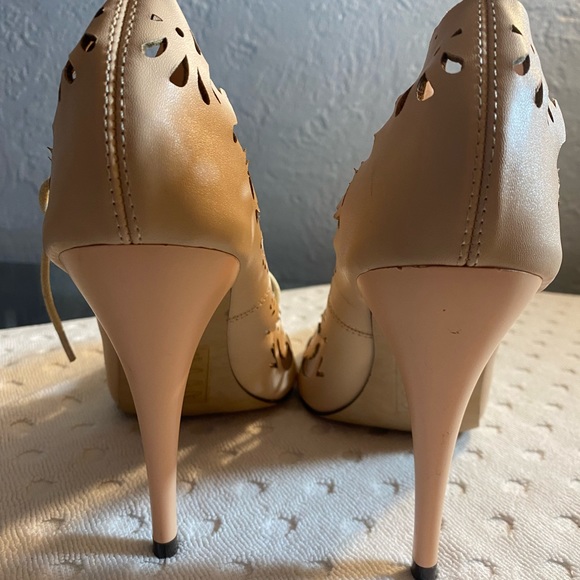 NWOT MADISON Blush Colored Laser Cut Stiletto Heels - Picture 4 of 16
